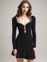 Mini-robes à diamants pour col en V et manches longues